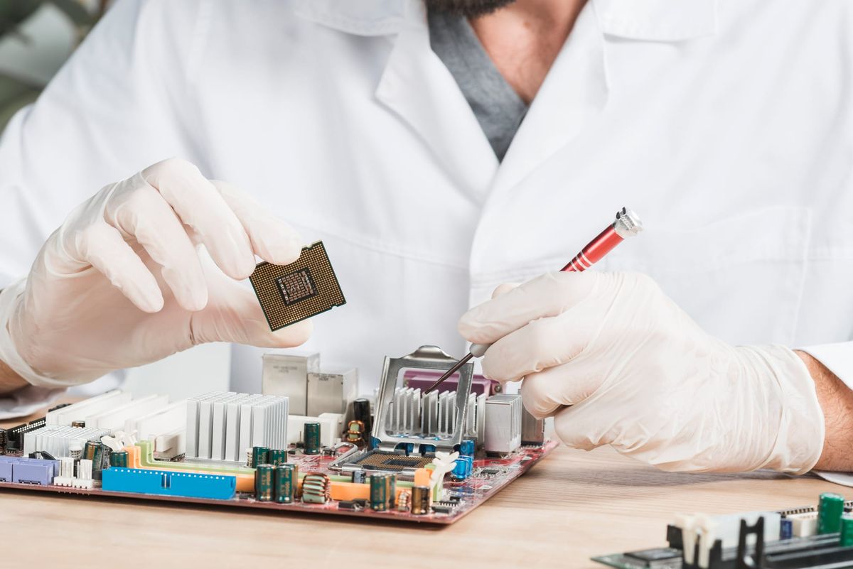 Semiconductor Design Jobs in India Decline by 15% in 2025
