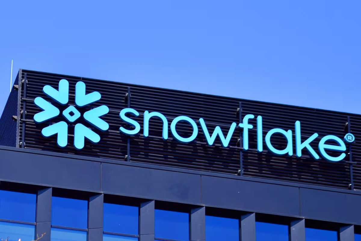 Snowflake Achieves $1 Bn Revenue Quarter for the First Time