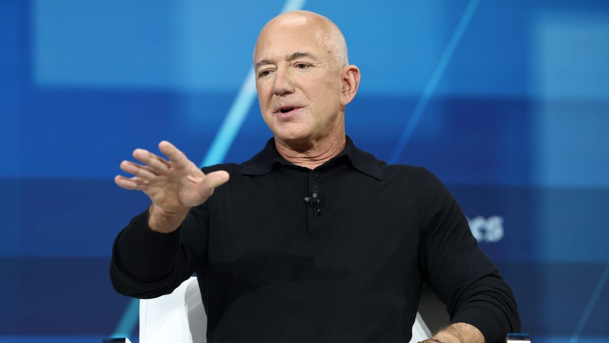 Jeff Bezos Agrees AI Bubble is Real