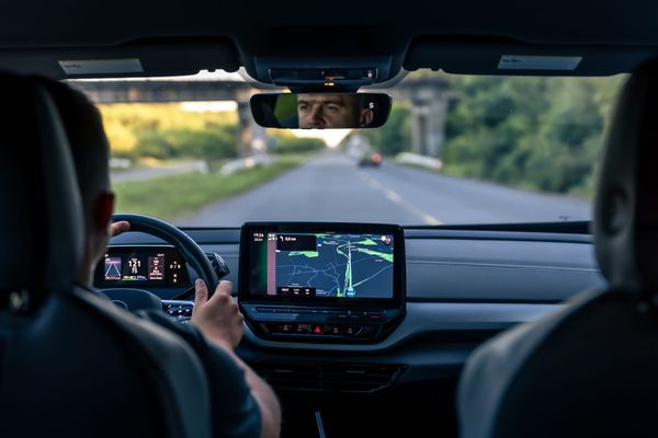 Bengaluru Startup Minus Zero Unveils Autopilot System for Indian Roads