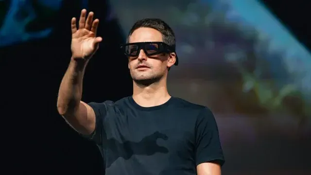 Snap in Talks to Raise $1 Bn for AR Glasses Unit Amid 'Existential' Push