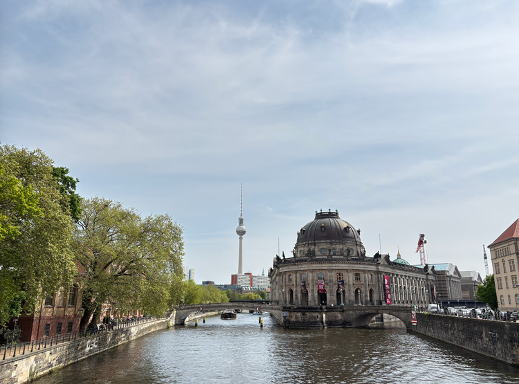 歐洲旅遊 - 柏林自由行 Day 2：博物館島、歷史地標東德記憶巡禮與布蘭登堡門！