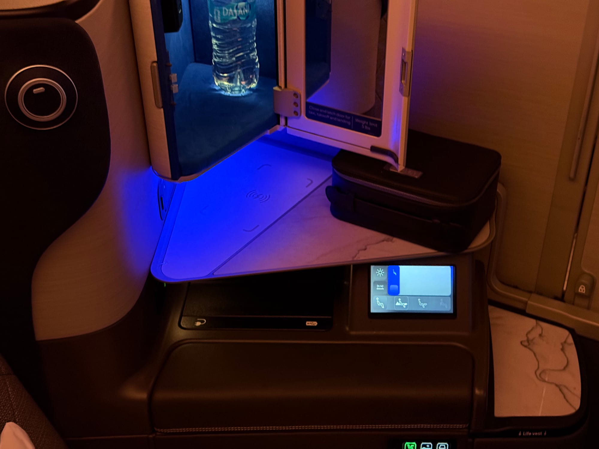 Wood veneer console detail in United Polaris 2.0