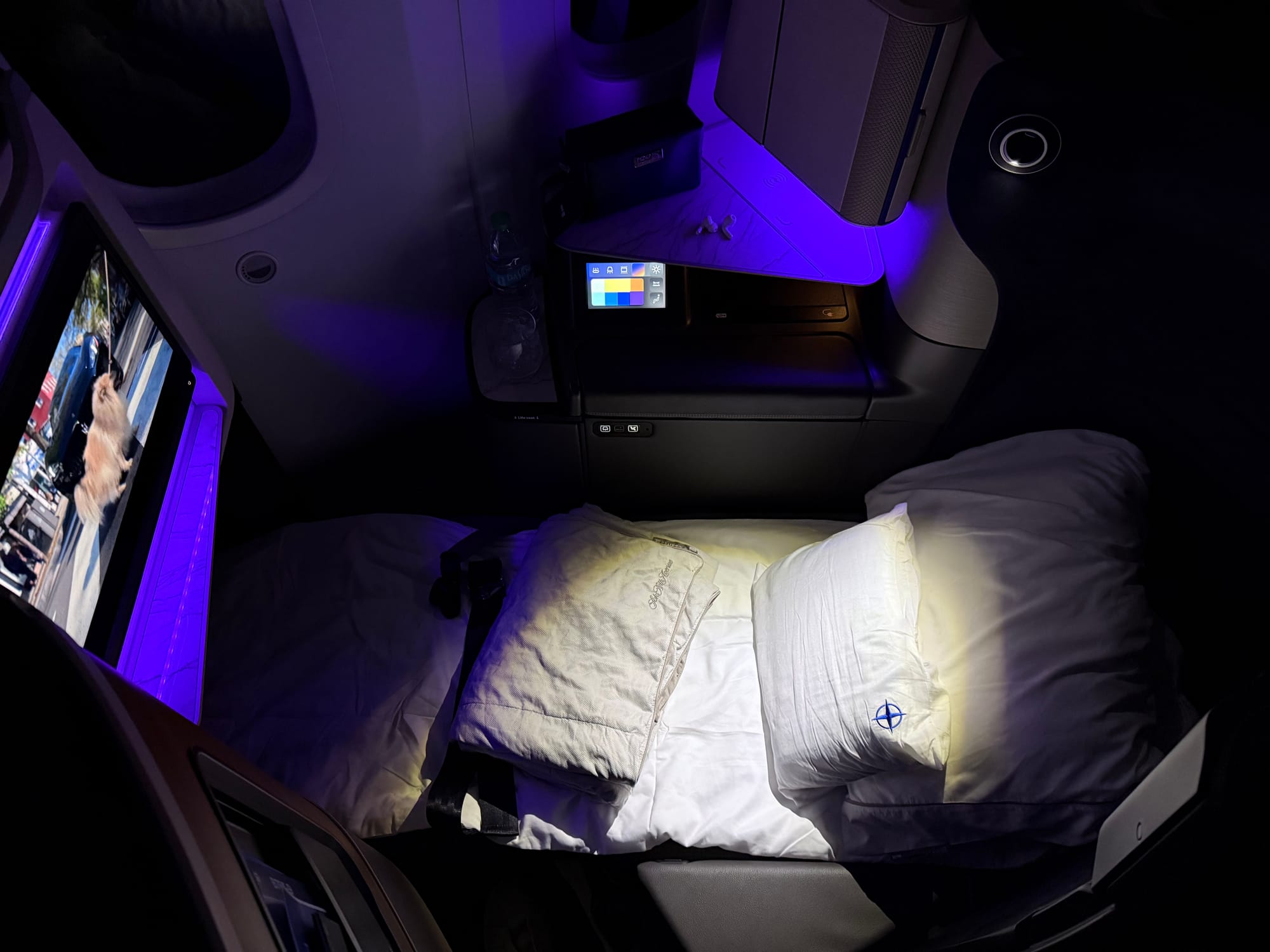 Movie on the OLED screen from bed in Polaris 2.0