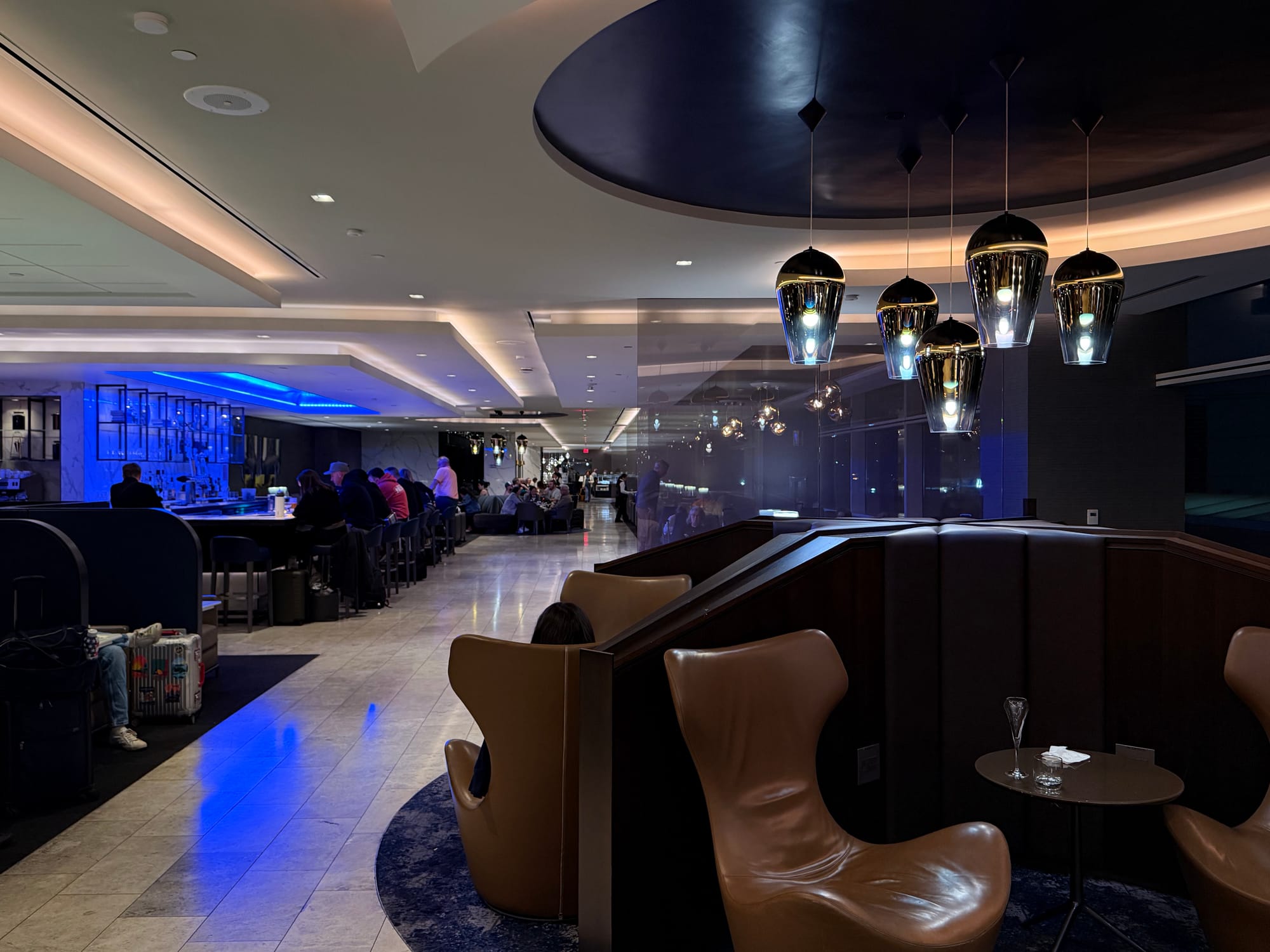Bar in the SFO Polaris Lounge