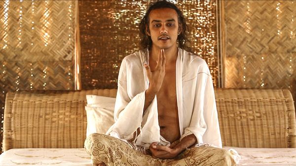 How Lotus Ocean Shapes LotusOcean Meditation Into a Shared Practice