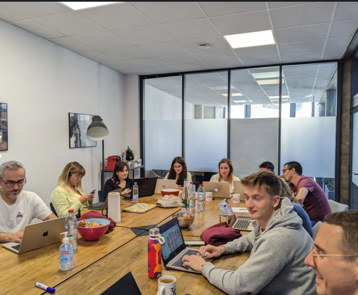 Rentrée en Beauté à l'Agence SW : Nouveaux Visages, Ateliers Créatifs, et Gourmandises au Menu