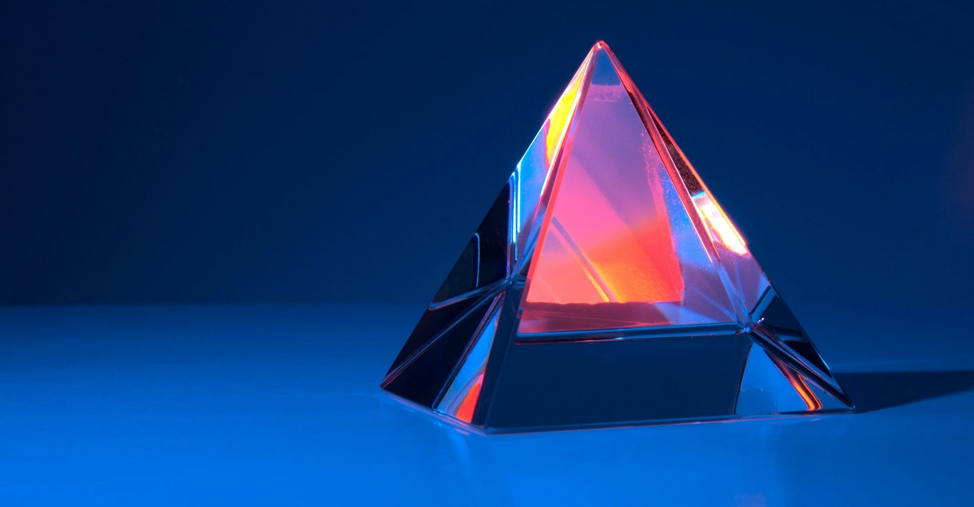 triangular red and blue triangle illustration