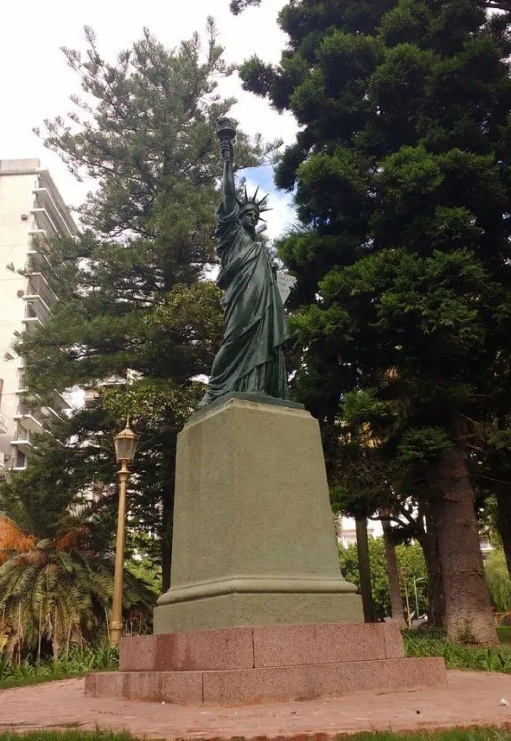 Réplica de la Estatua de la Libertad en las Barrancas de Belgrano