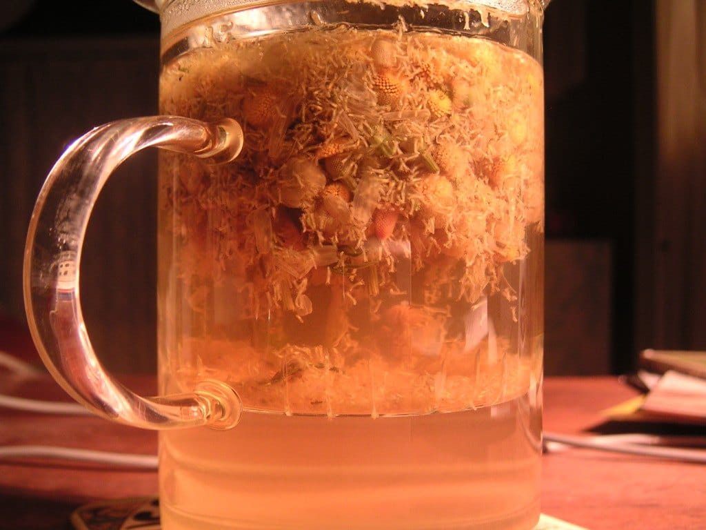 Vaso de té de manzanilla