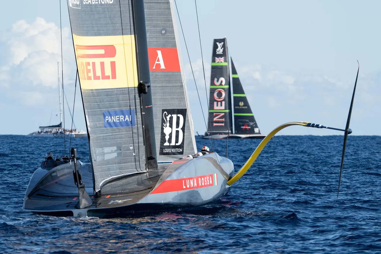 All tied in the Louis Vuitton Cup Final as second day's only race is timed out