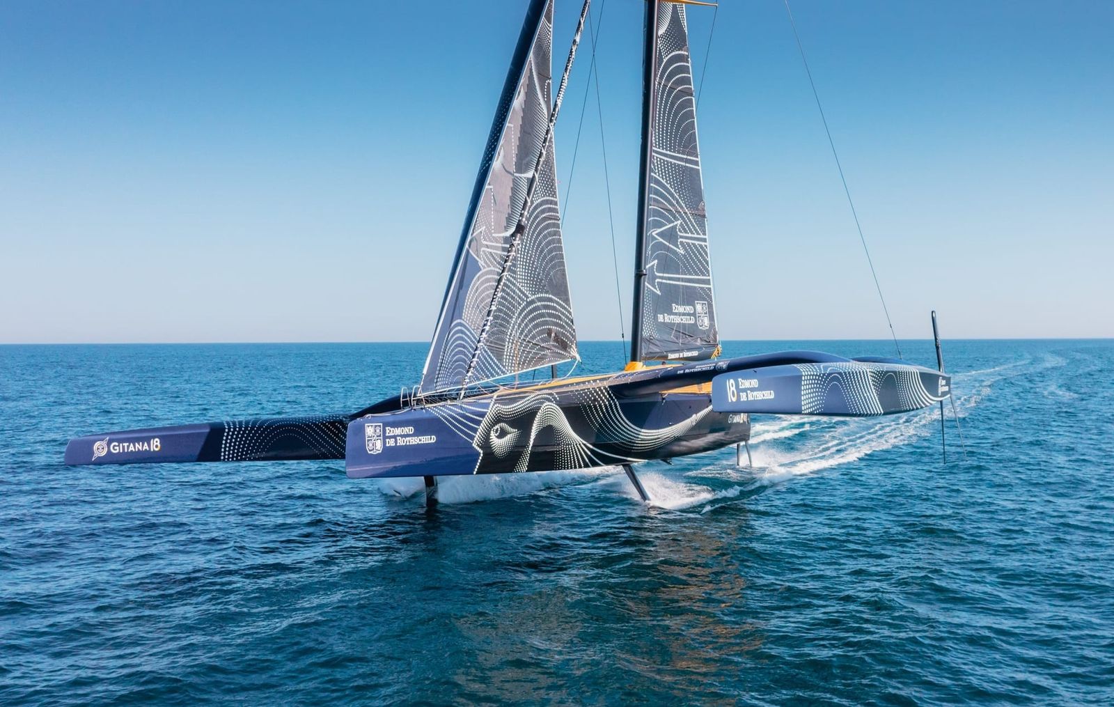 Video: Gitana 18 flies for the first time