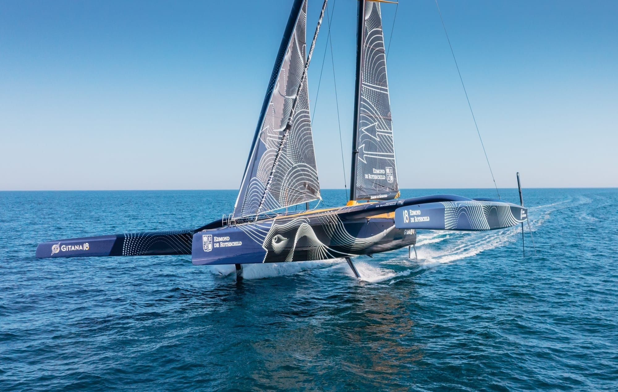 Video: Gitana 18 flies for the first time