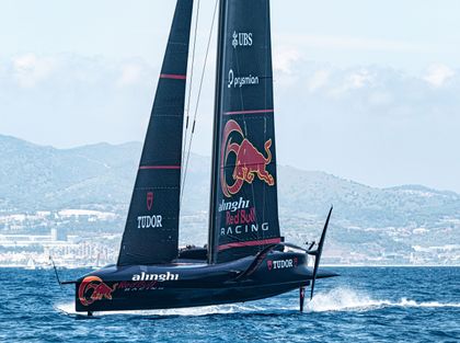 Swiss crew bounce back from dismasting with full session in Barcelona