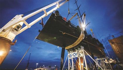 A synchronised ballet as Sevenstar’s tandem lift manoeuvres 30m racers to the Caribbean