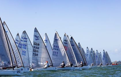 Casey holds the lead after mixed day in Brisbane
