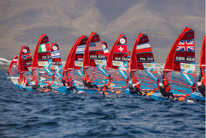 Shifting gears and rising swell on Day 2 of iQFOiL International Games