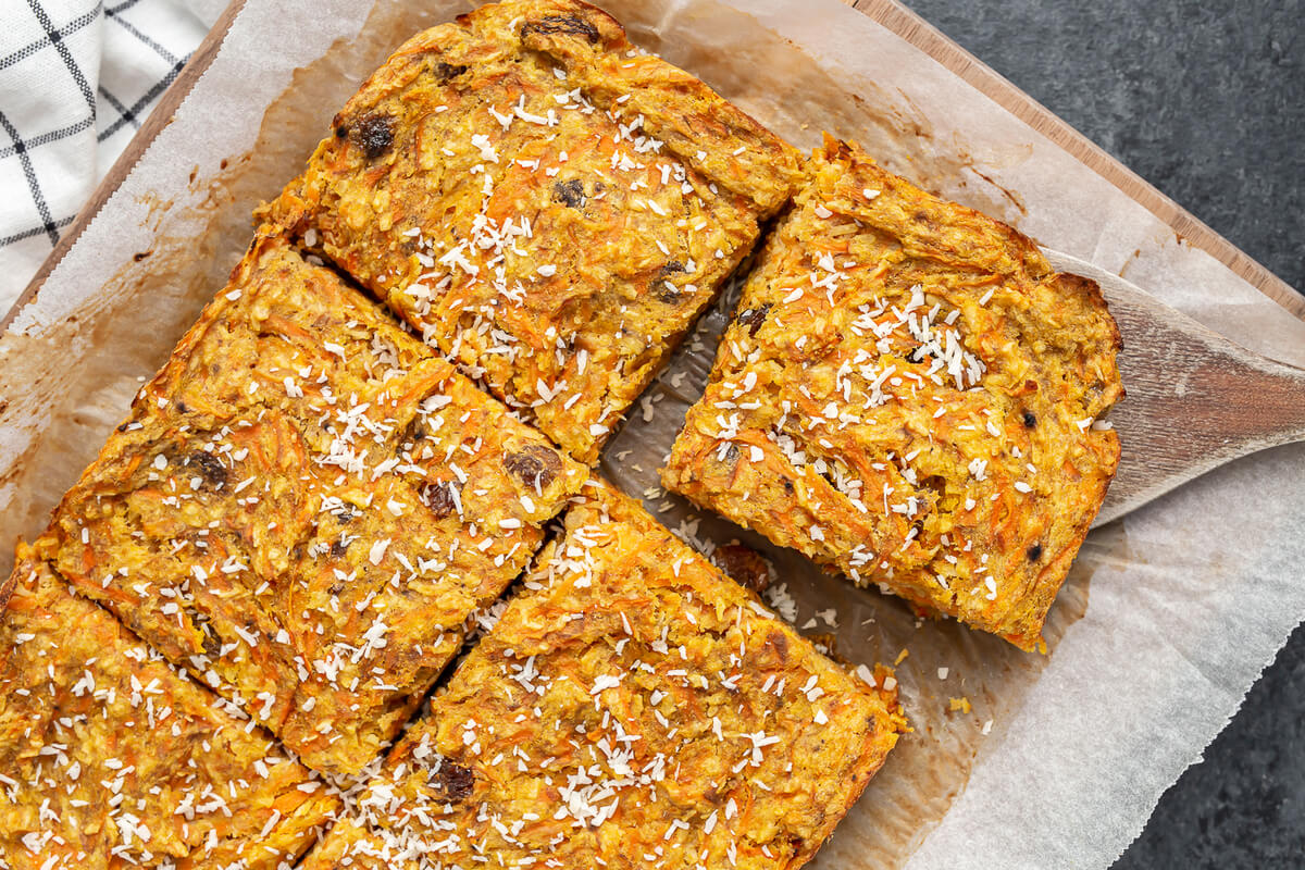 20 Meals Ideas for Kid-Friendly Meal Plans: Carrot & Banana N’Oatmeal Bake