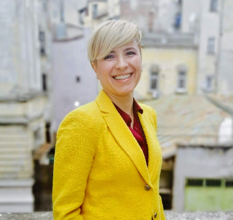 Calm Your Mind and Thrive - 8 Glasses of Water