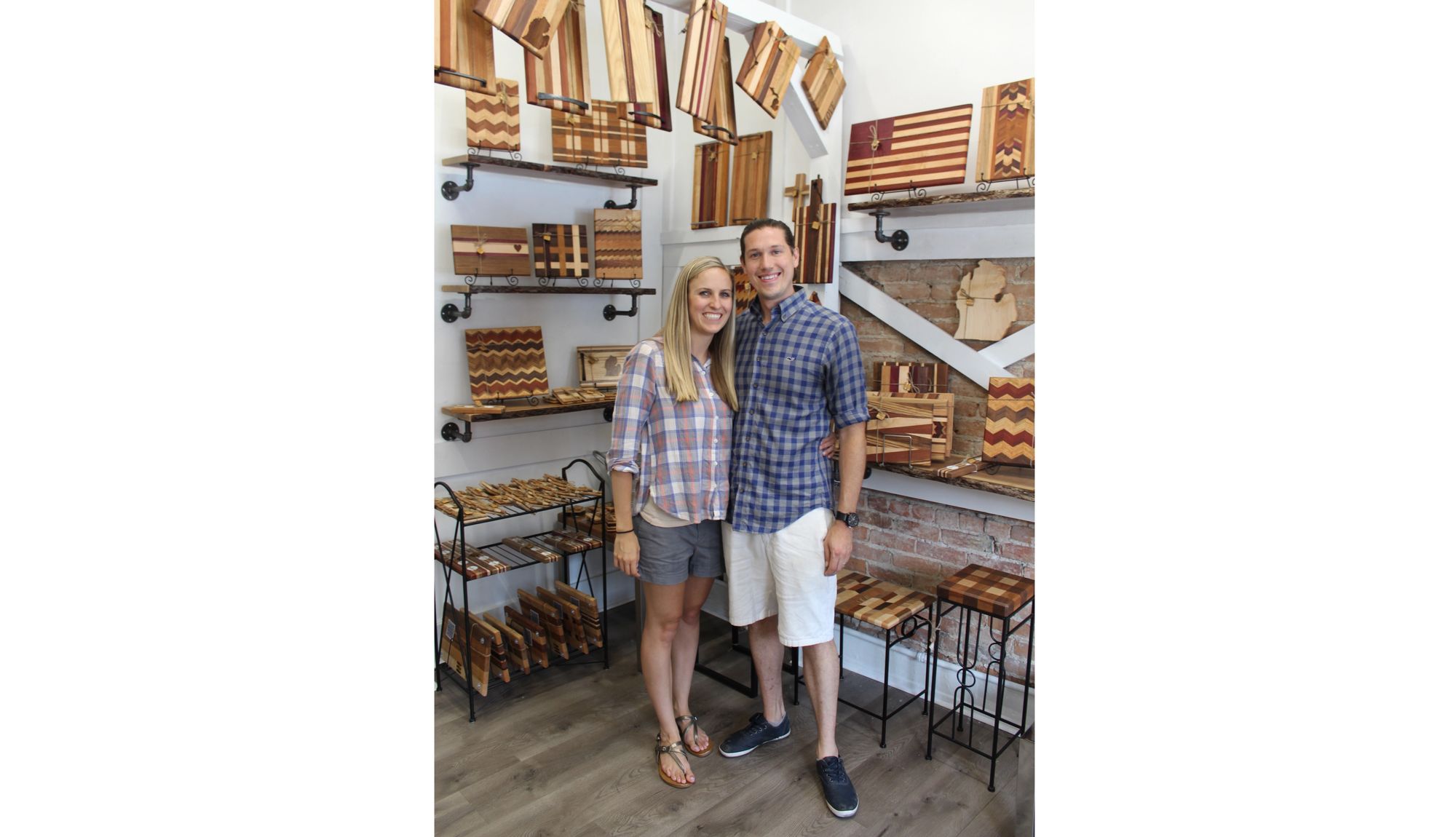 Handcrafted Wooden Kitchen & Home Decor - Colors of the Wood