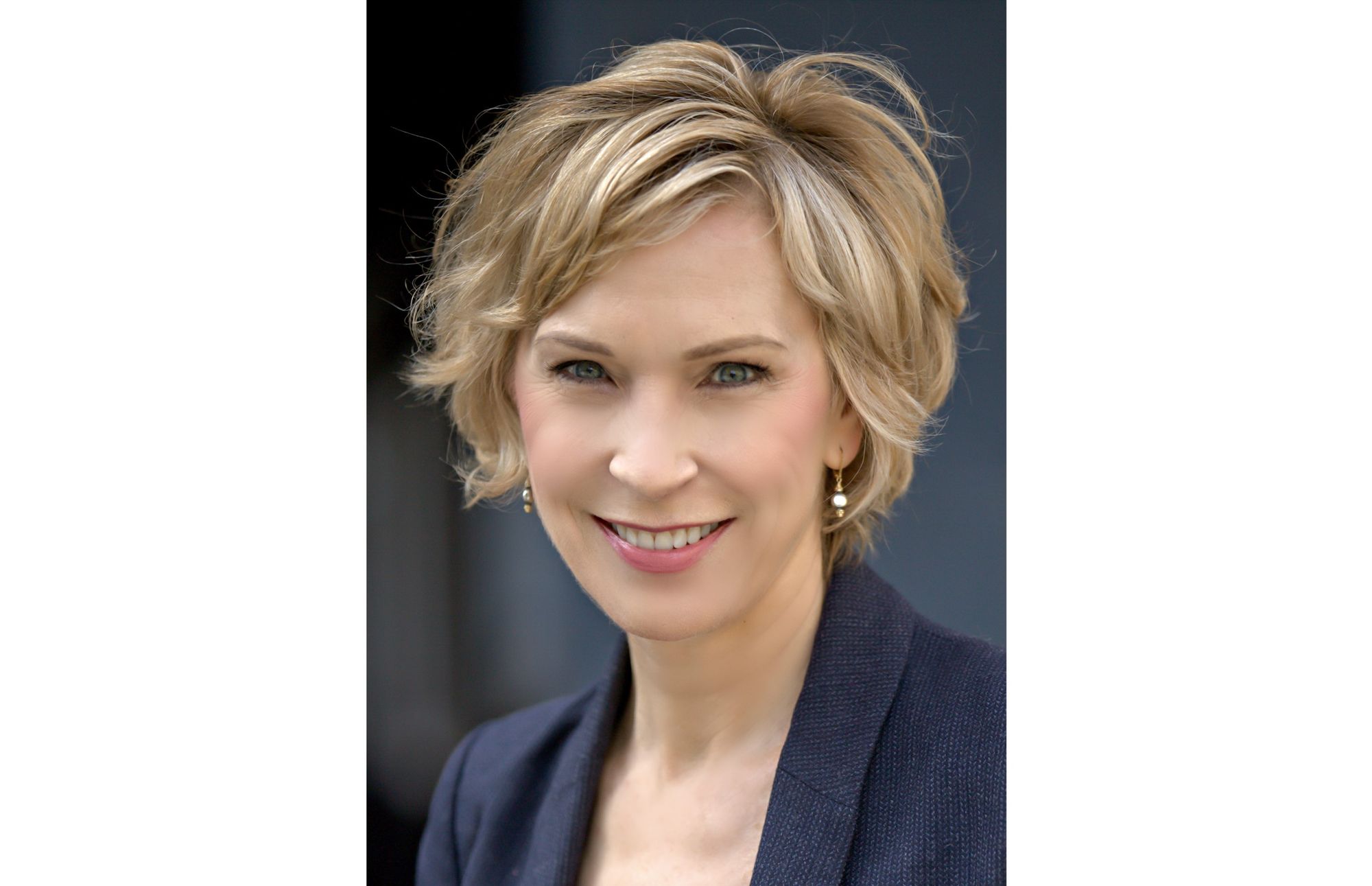 Start Speaking With Clarity & Confidence - Rochel Deoliveira