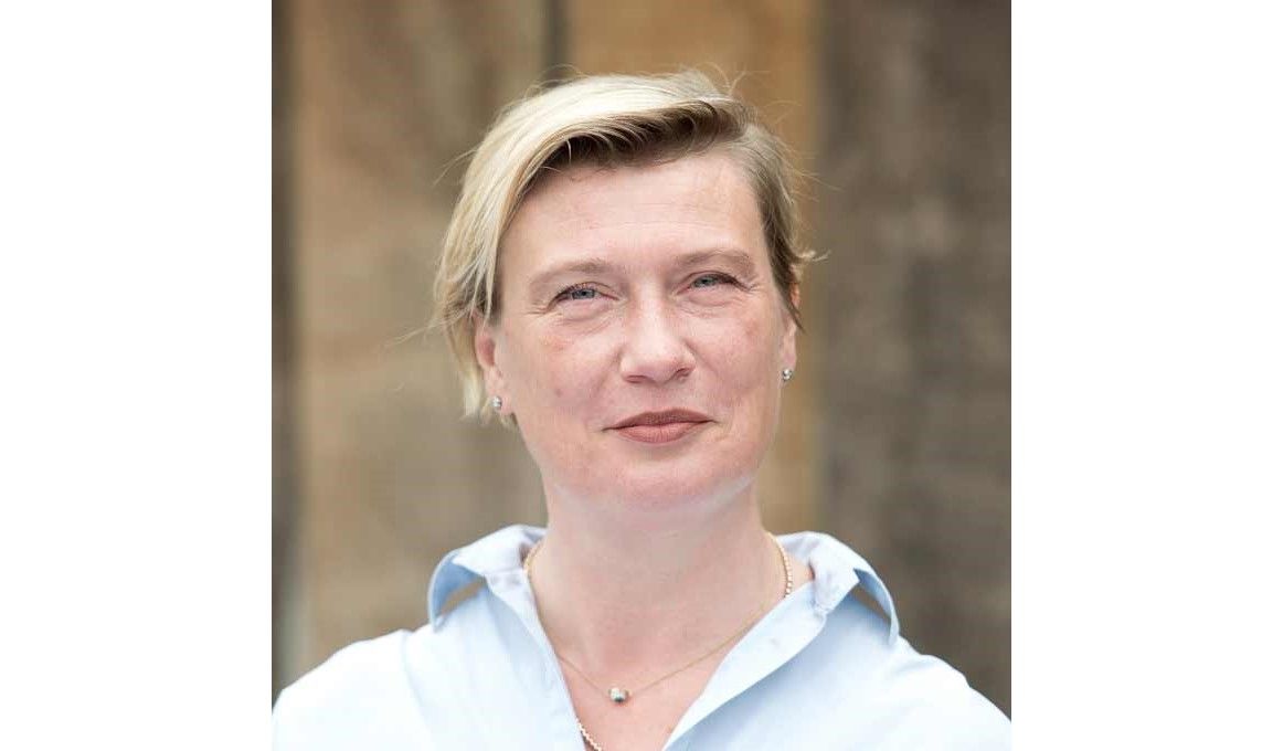 Bringing Clarity, Insight, and Humour - Emma Gleadhill