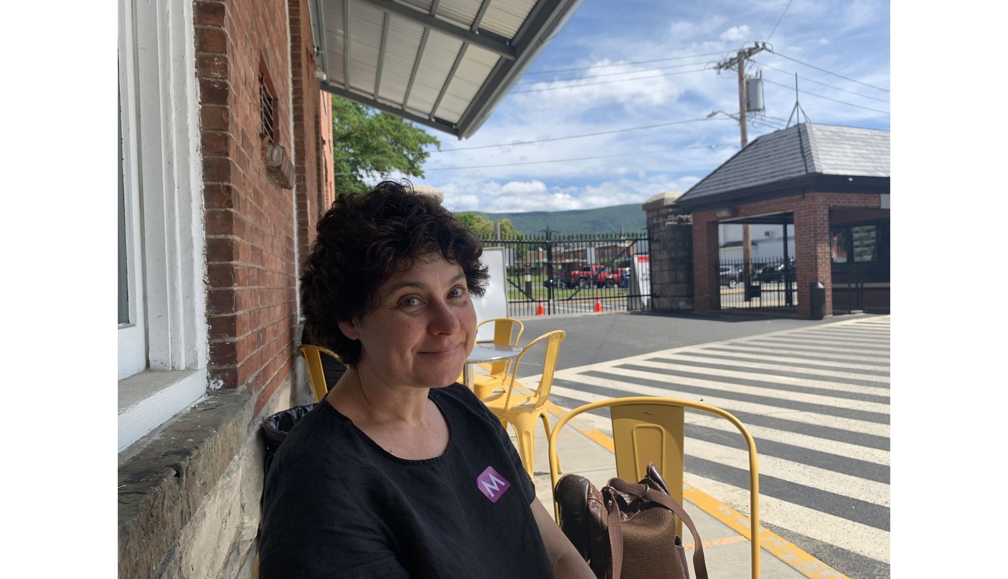 Where Paint and Ideas Mix Well - Art School 99