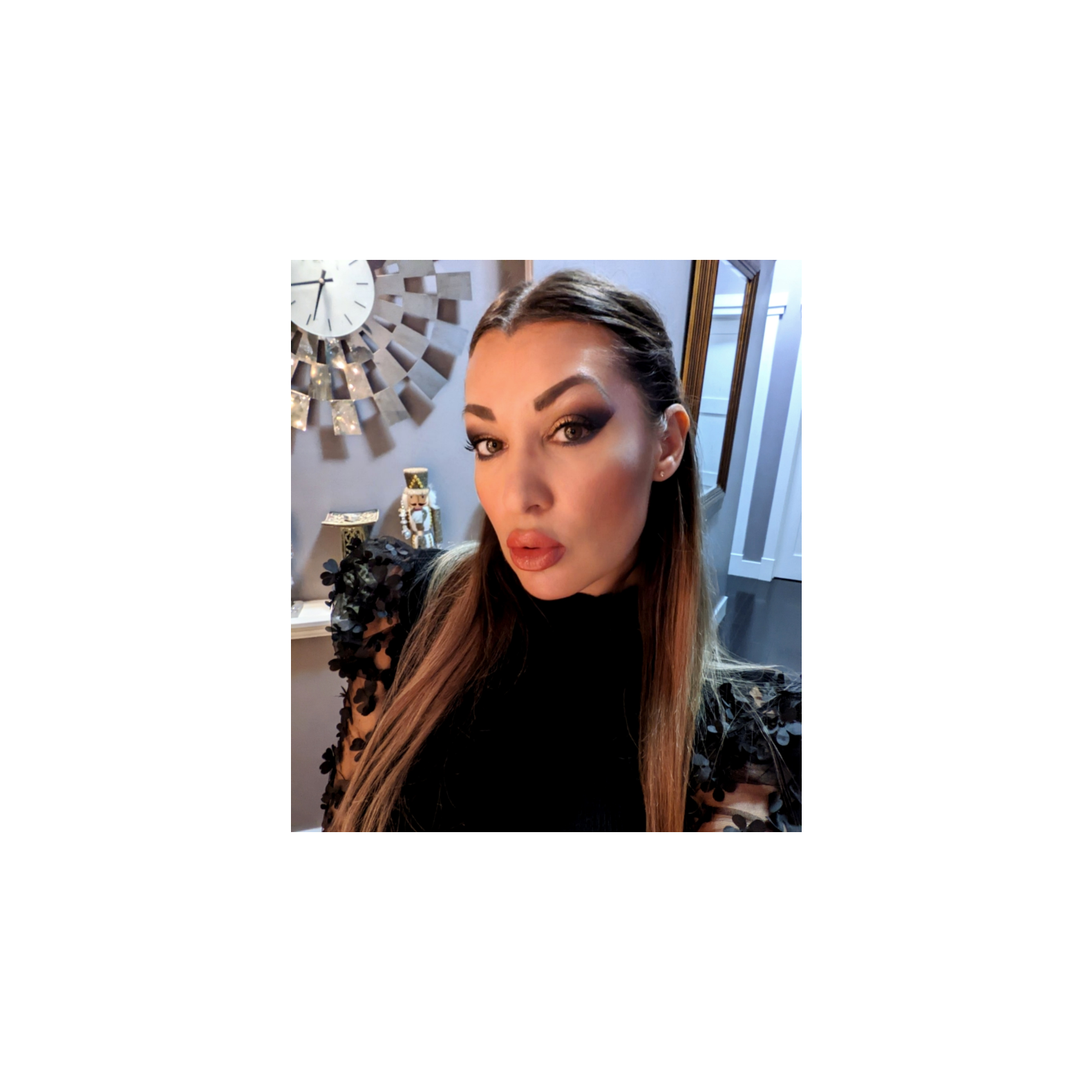 Unique Art With Modern Glamour - The Painting Pear