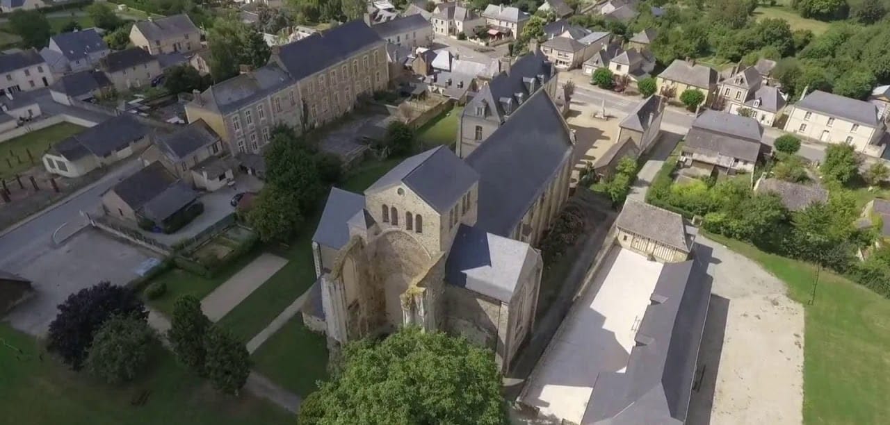 Messes à l'abbatiale de La Roë