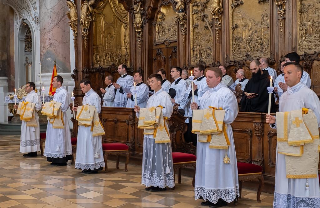 Ordination diaconale, Grange et repas partagé
