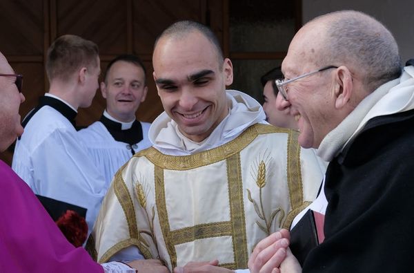🤫 Silence pendant la messe + annonces