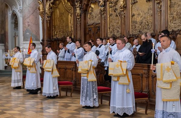 Ordination diaconale, Grange et repas partagé