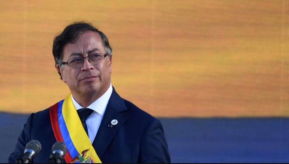 ¿Quién puede suspender al Presidente? Lo que la Constitución dice y el Auto No. 002 ignora