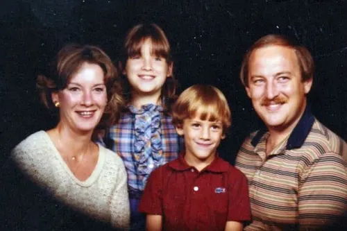 Warren, Dolores, Shelby and Marc Harris in a family portrait taken before their deaths in December 1989.