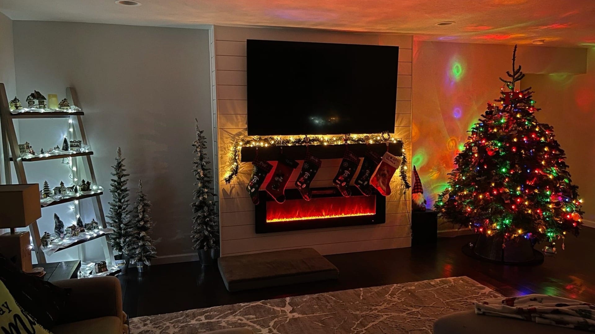 A living room with christmas decorations