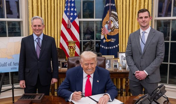 Trump AI order dramatically collapses after Sacks-led revolt over cyber oversight