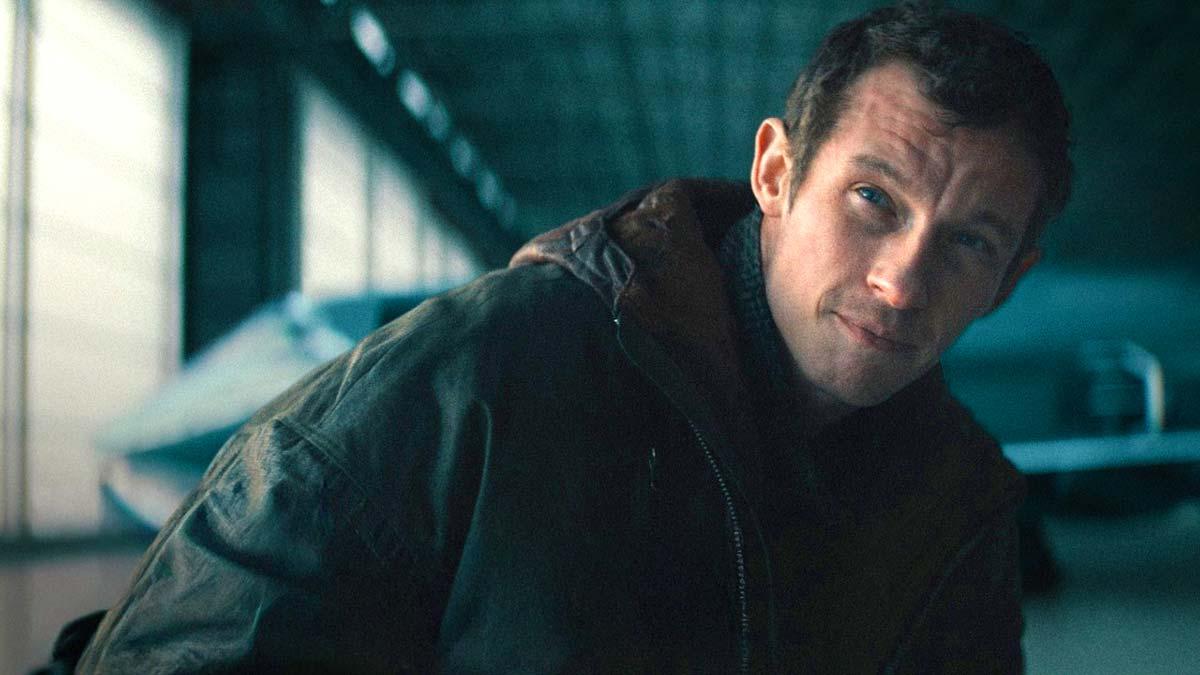 Callum Turner as Case from Neuromancer.