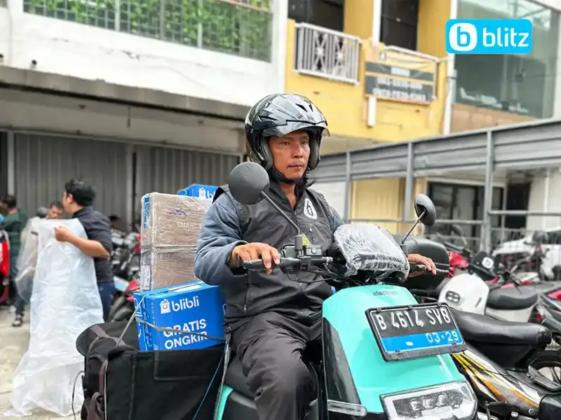 Electrifying Fleet Operations: How Businesses Can Reduce Costs and Emissions with EV Motorcycles
