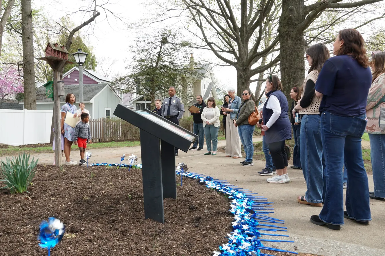 Alexandria Celebrates Women plants pinwheel garden, honors child advocacy center at Charles Hill Park
