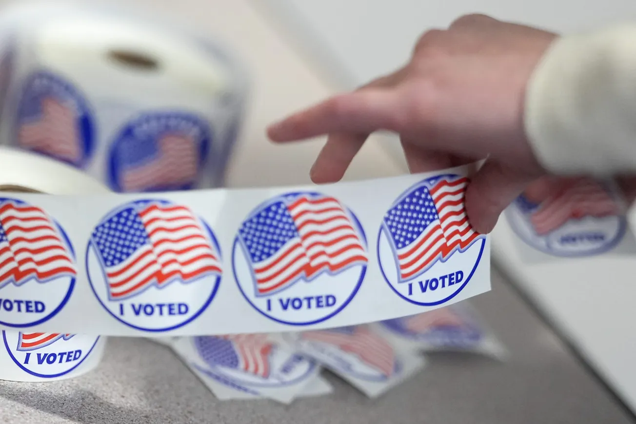 Virginia Supreme Court strikes down Democrats' redrawn US House maps, giving Republicans a win