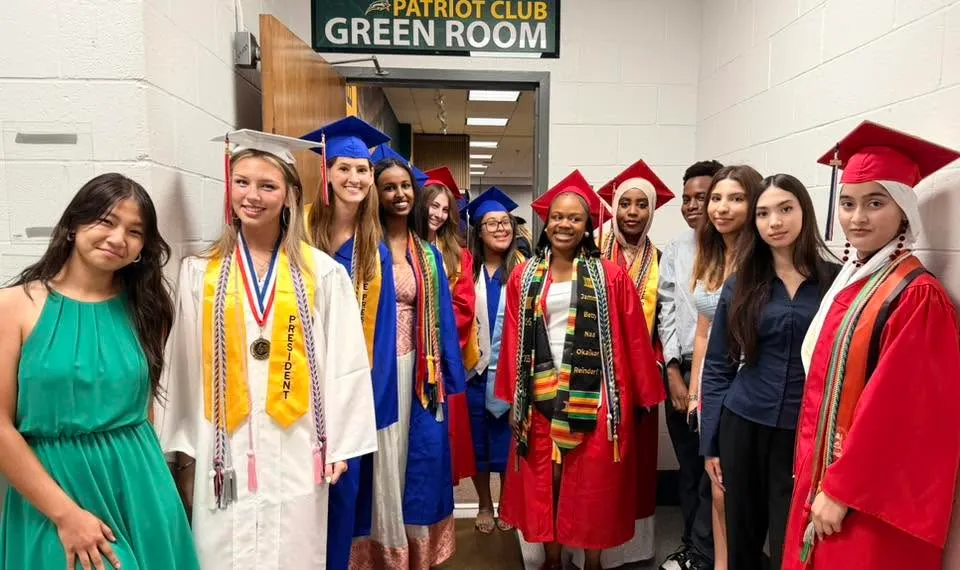 Alexandria City High School graduates 962 in Class of 2026