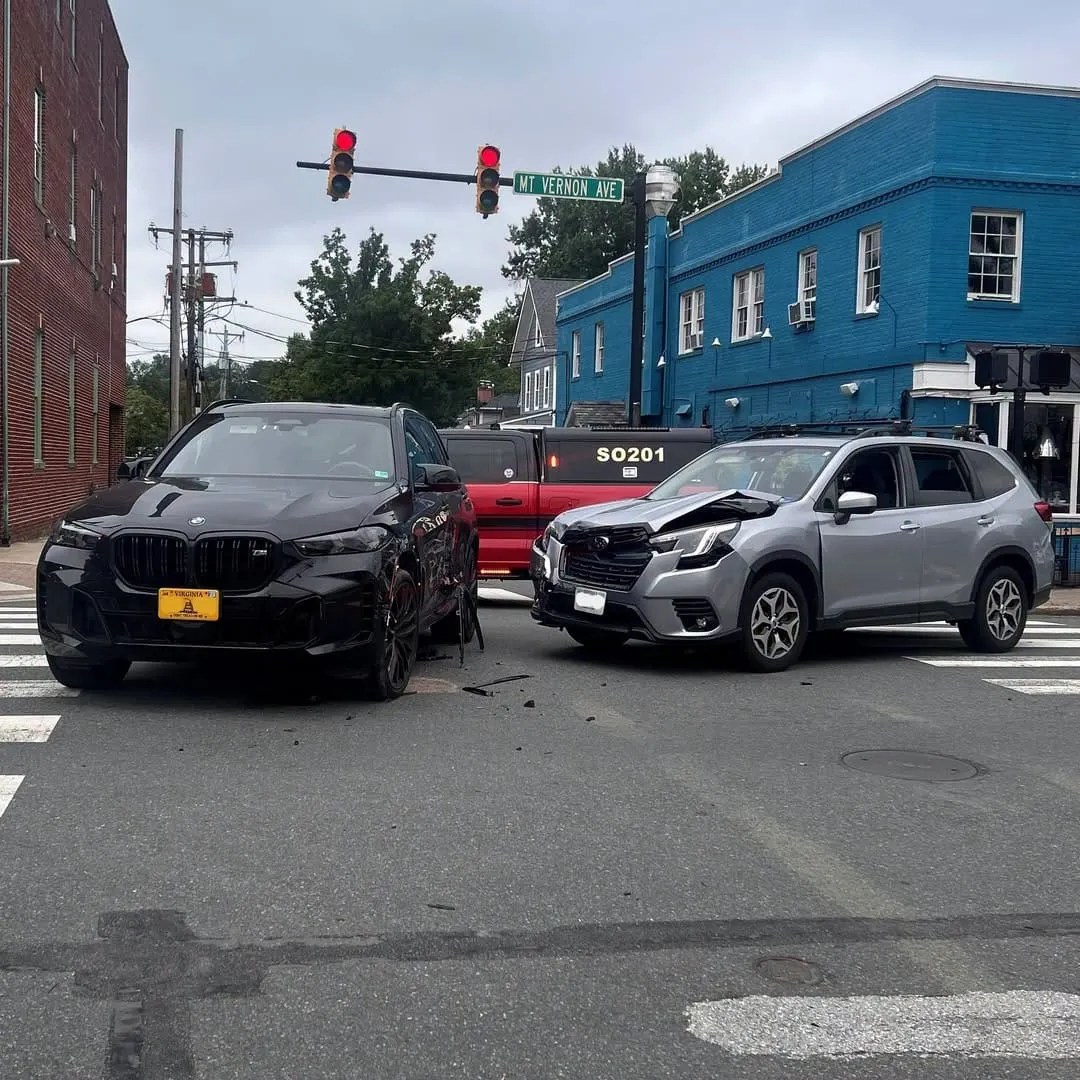Traffic alert: Mount Vernon Ave. and Howell Ave. intersection closed following crash