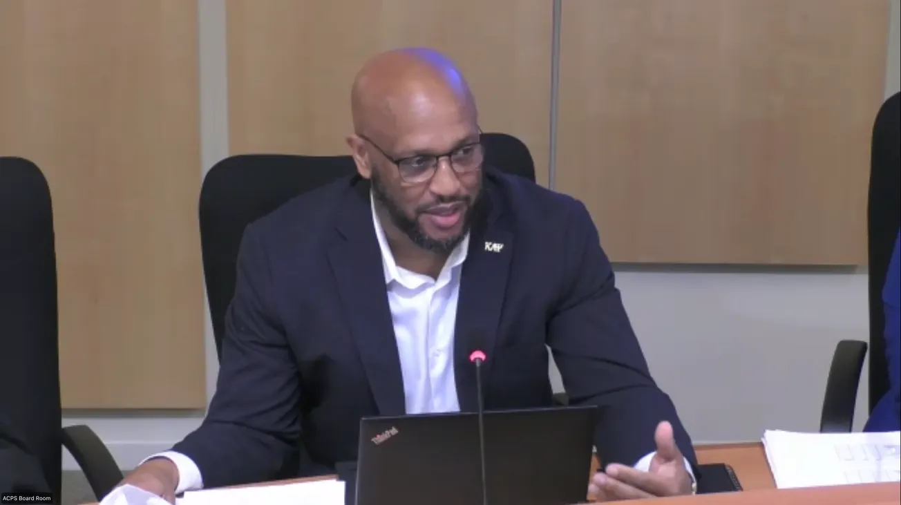 Alexandria School Board elects Christopher Harris as chair for the coming year
