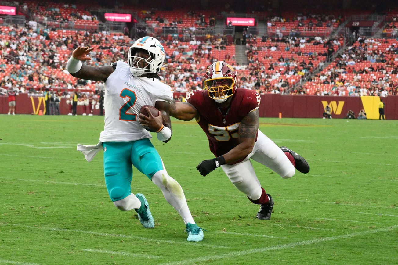 Dolphins' Malik Willis has impressive start, Marcus Mariota injured as Commanders win 20-7
