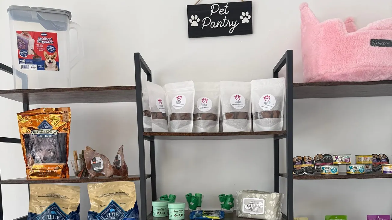 From Head to Tail opens a free pet pantry, available to anyone who needs it, seven days a week