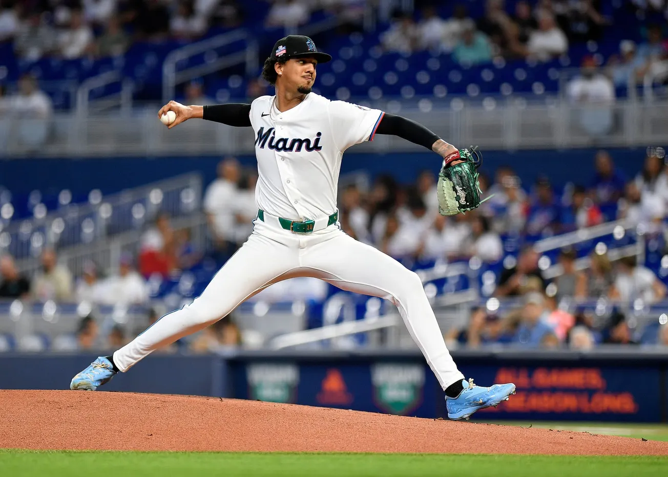 Hernández, Marsee homer in the Marlins' 4-2 win over the Nationals