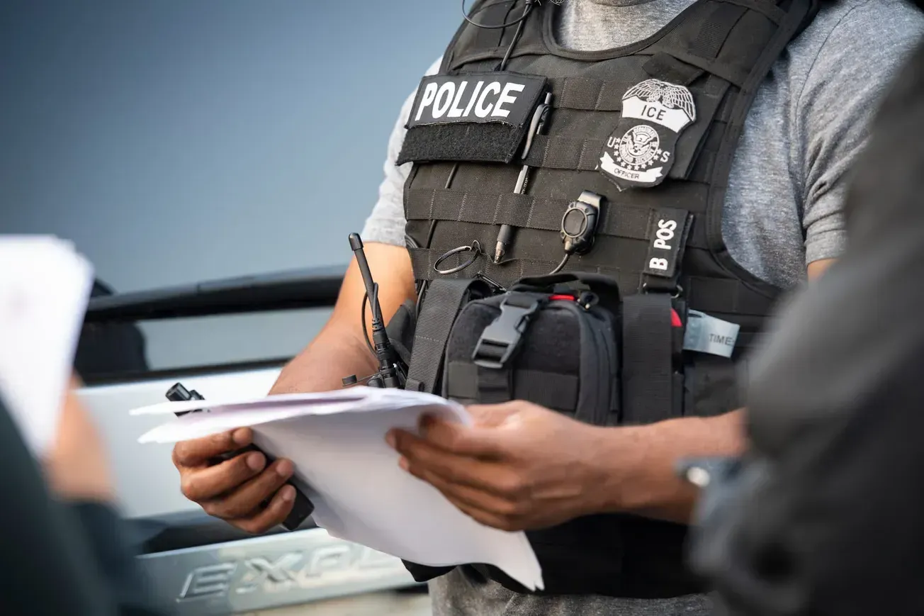 Alexandria Democrats adopt resolution urging APD to investigate federal agents who break the law
