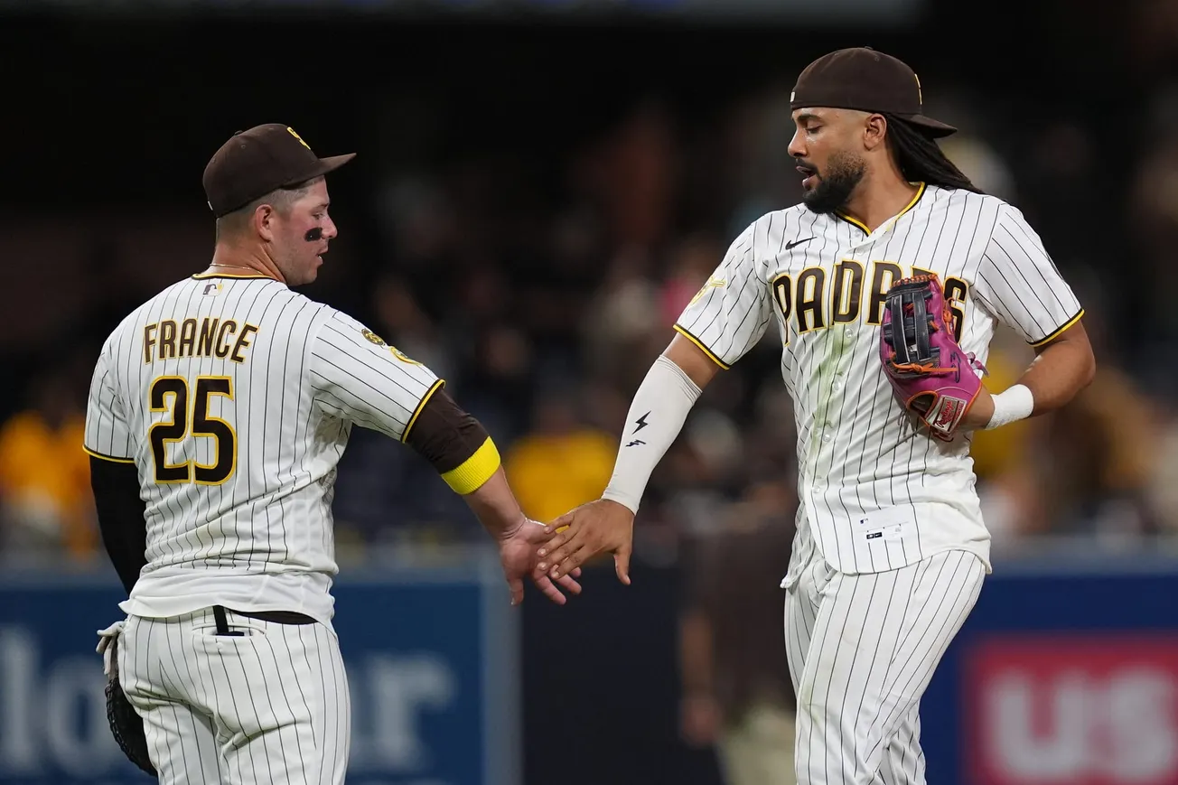 Machado and Campusano rally Padres past skidding Nationals 5-4 to keep pace in NL wild-card chase