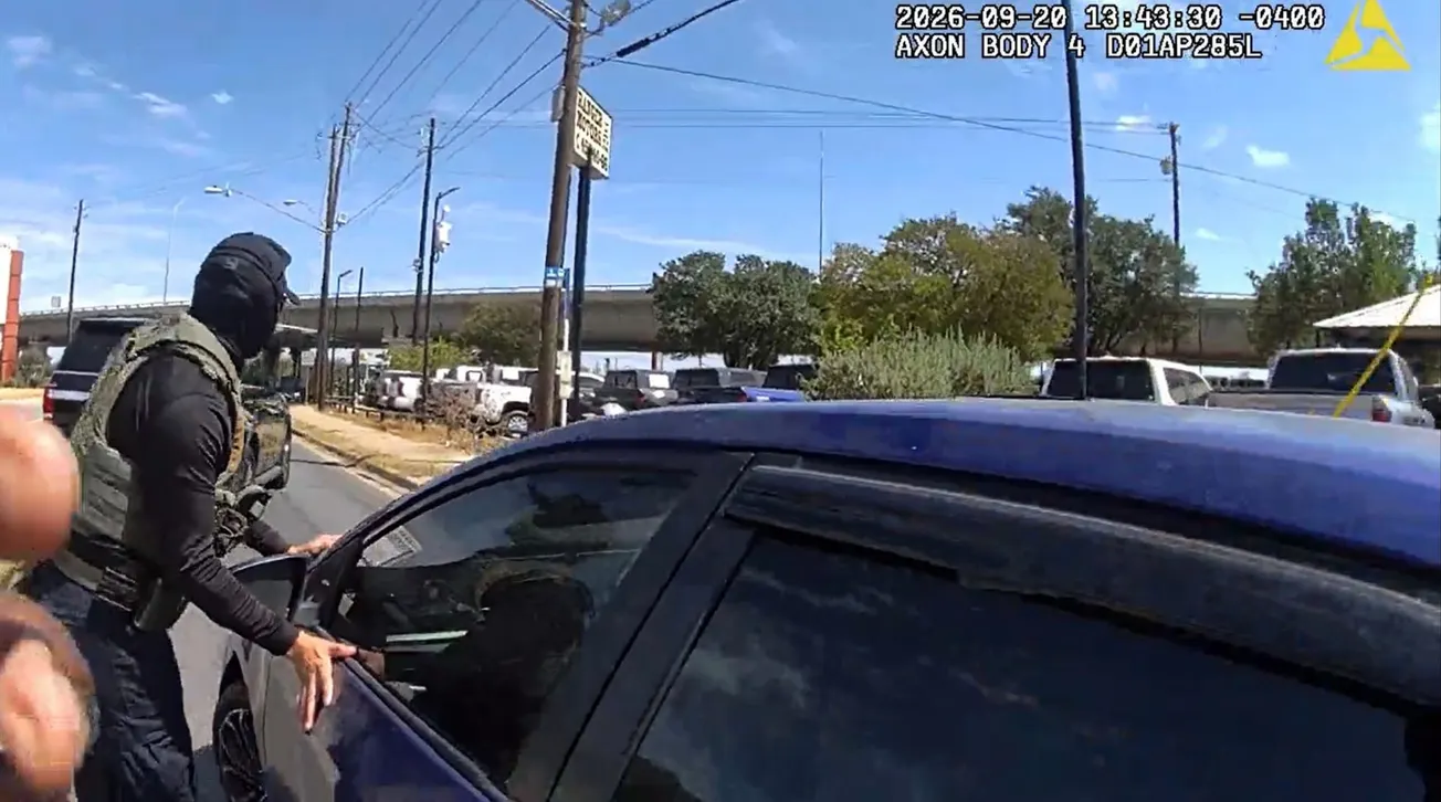 New ICE guidance bans high-speed car chases and sets tighter rules for traffic stops, a memo shows