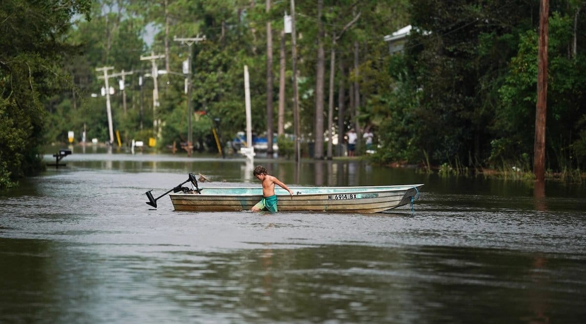 enfant bateau tempete ida aout 2021